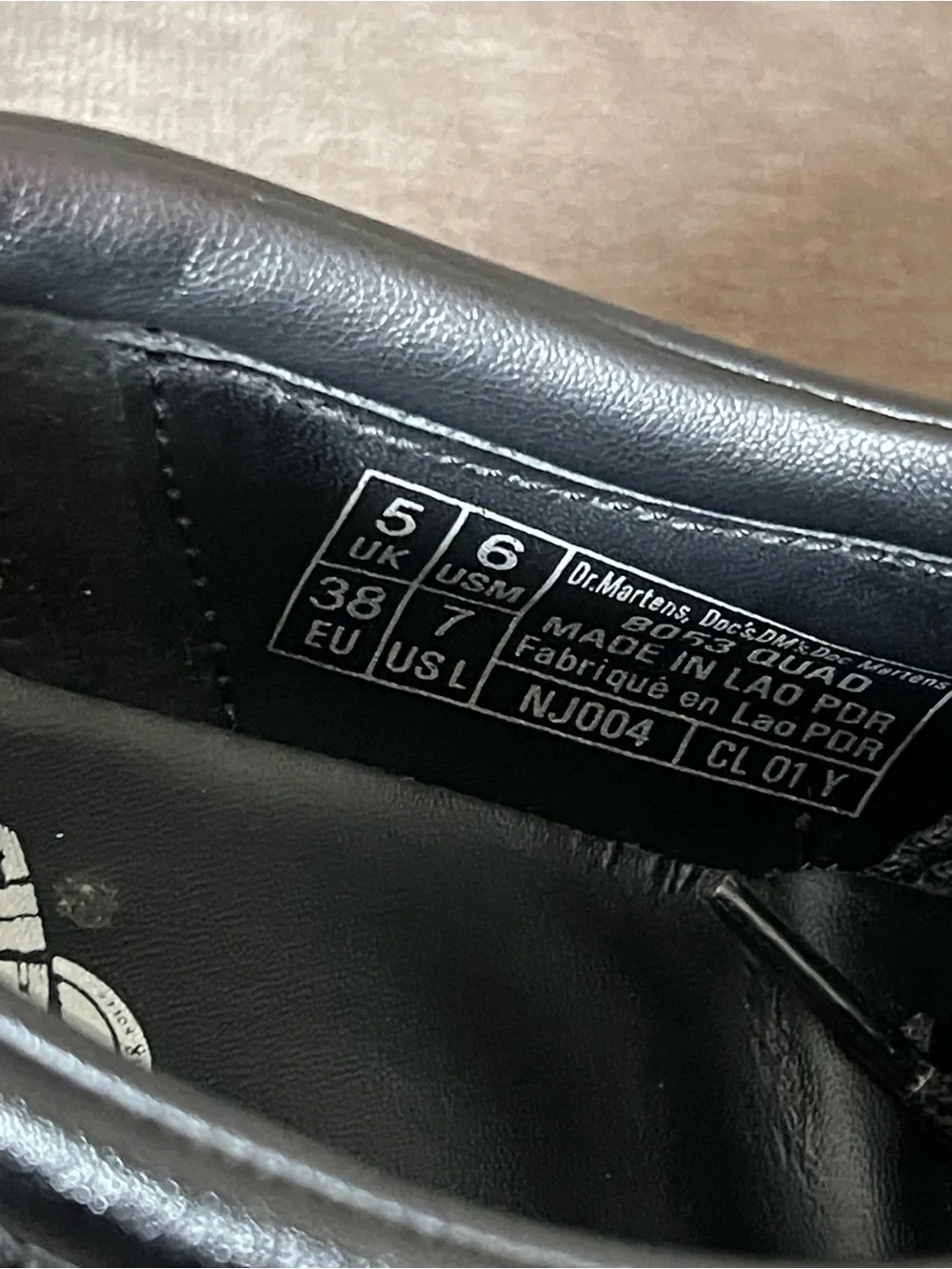 Dr. Martens UnisexBlack Leather Platform Casual Shoes Black/Polish Smooth 7W, 6M